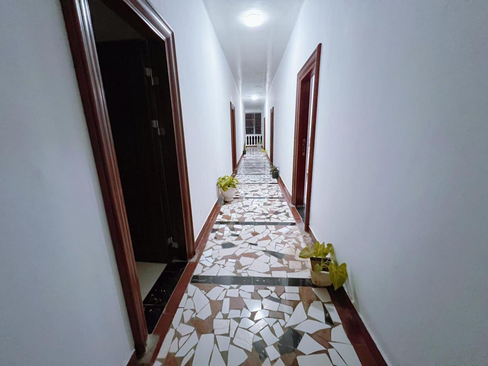 Grand Leone Hotel Freetown Buitenkant foto